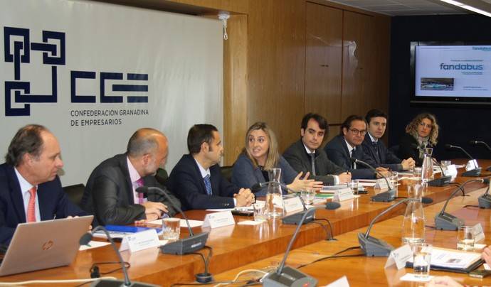 Fandabus se reúne con la Consejera de Fomento e Infraestructuras