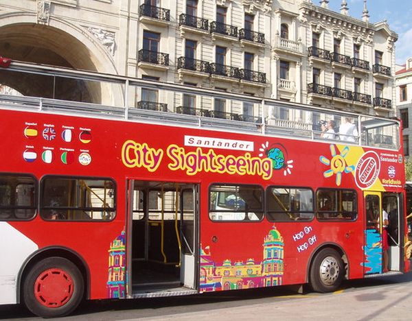 Santander invita a subirse al bus turístico