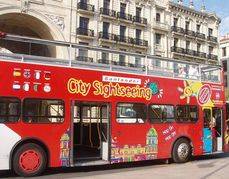 Autobús turístico de la ciudad de Santander.