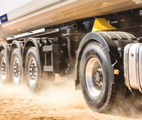 La importación de neumáticos asiáticos crece un 19,6% en camiones
