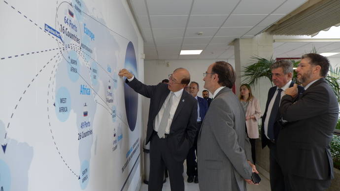 El Secretario General de la OMI, Kitack Lim, durante su visita al Puerto de Algeciras.