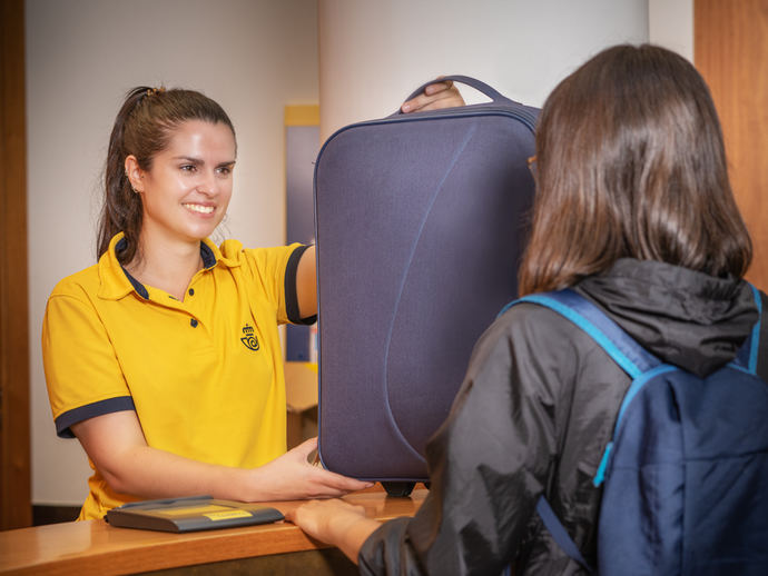 Correos ofrece sus servicios de verano a través de la red de oficinas