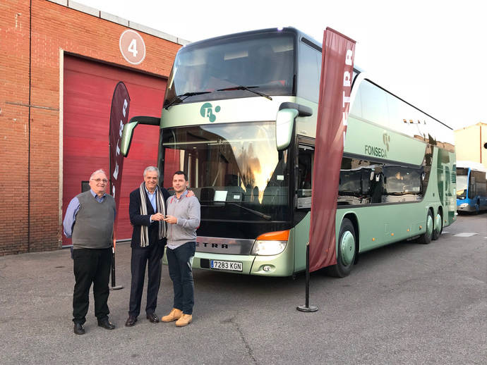 Autocares Fonseca adquiere su primer Setra TopClass de doble piso