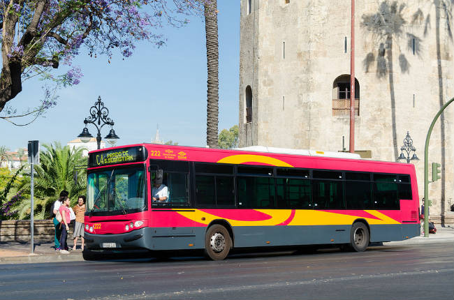 Sevilla Este y Pino Montano tendrán partidas en 2016 para autobuses de tránsito rápido