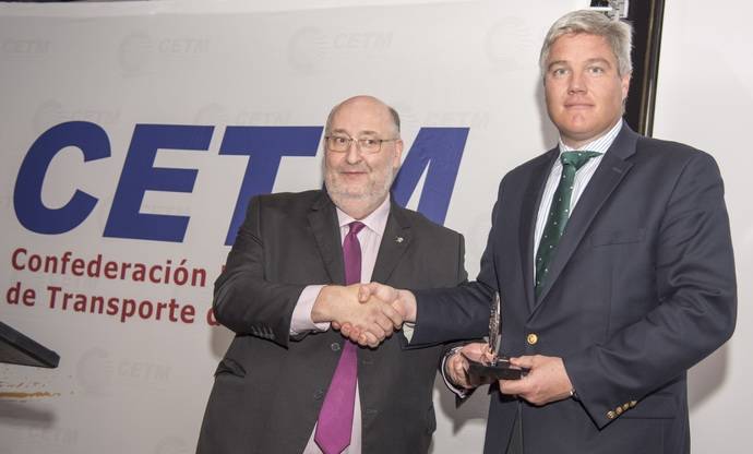 La asociación CETM otorga una placa de honor a CBRE por su labor inmologística