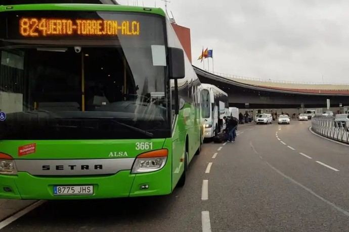 SLT confirma que continuará la huelga de transporte de pasajeros