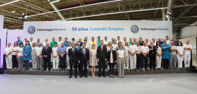 Los Reyes han visitado la fábrica de Volkswagen Navarra