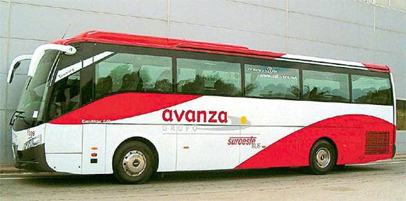 Un autocar de Avanza.