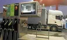 Fenadismer solicita al Gobierno que adopte medidas para paliar la subida de los precios de los carburantes