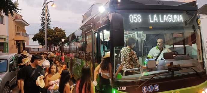 Titsa desplaza a casi 52.000 viajeros durante los festivos del fin de semana