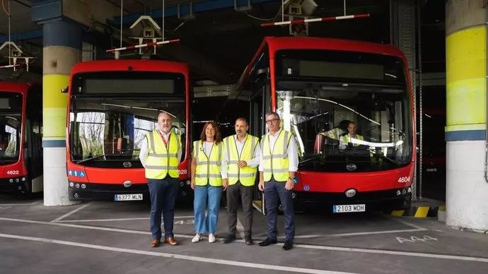 TMB inaugura la primera cochera de autobuses 100% eléctricos en Barcelona