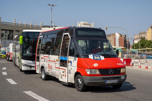 TMB cede un autobús clásico al festival Grec 2025 para una obra escénica
