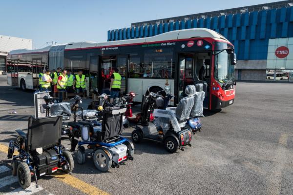 Pruebas técnicas para la futura normativa sobre scooters de movilidad en TMB