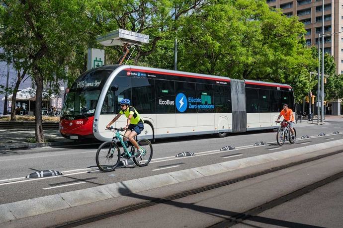 Solaris dotará de autobuses sostenibles a Barcelona y Dortmund