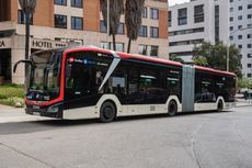 TMB pone en marcha la nueva línea exprés entre Barcelona y L'Hospitalet