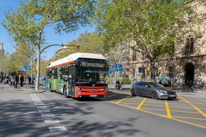 Primer autobús de hidrógeno en España con puertas Masats
