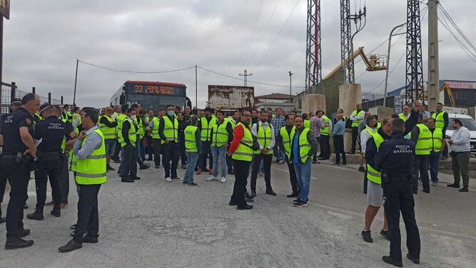 El transporte urbano de Granada realiza paros parciales