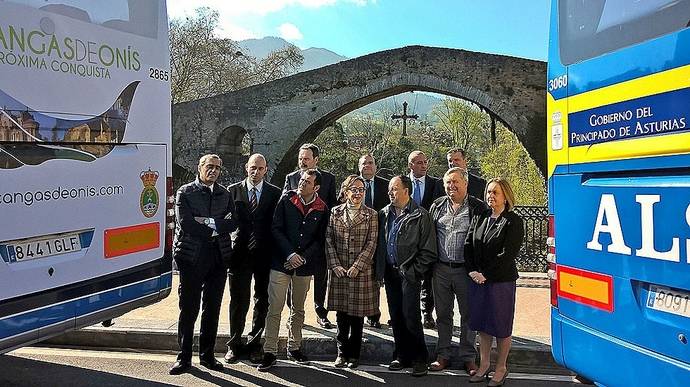 Belén Fernández, consejera asturiana de Infraestructuras, Ordenación del Territorio y Medio Ambiente, durante el anuncio.