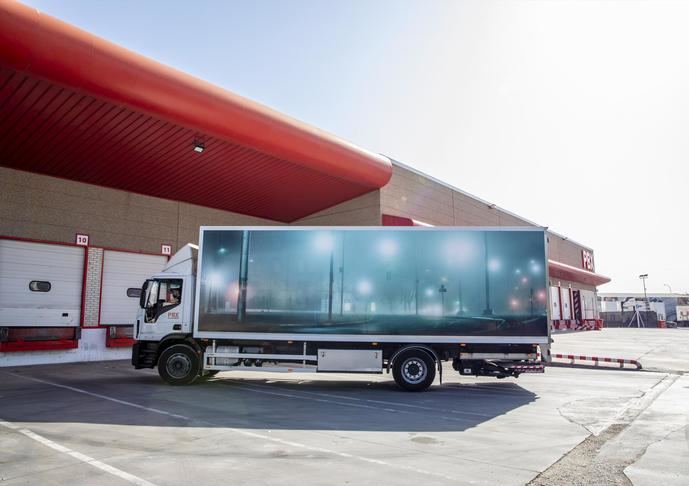 El arte sale a la carretera con dos nuevos camiones de truck art project