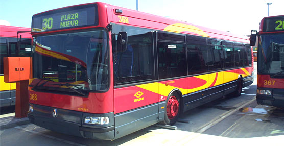 Tussam transporta escolares en Feria del Libro