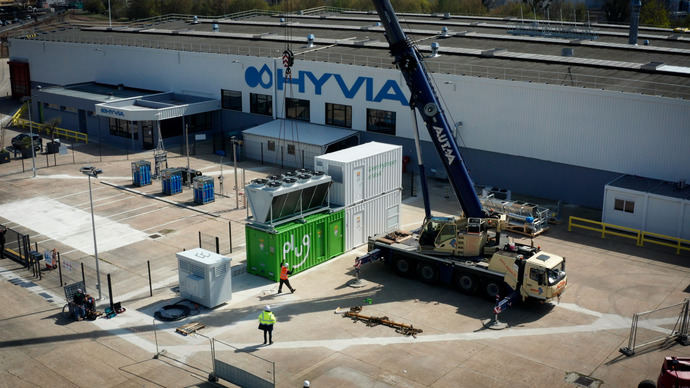 Hyvia presenta su nuevo y primer electrolizador en su planta de Flins