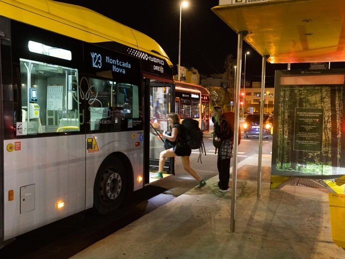 Las nuevas líneas disparan el uso del bus nocturno de Barcelona