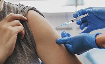 IRU lanza un grito de socorro a la OMS y gobiernos por vacunar a los conductores