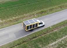 Aumenta autonomía de vehículo eléctrico en 530 km con paneles solares