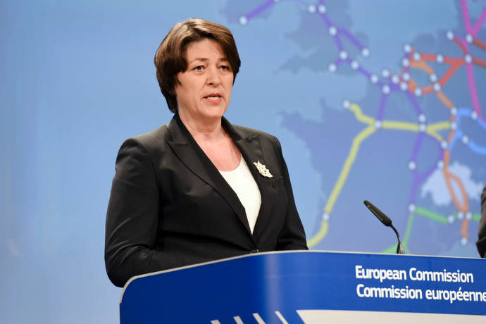 Comisión Europea anima a las mujeres a trabajar en sector del Transporte