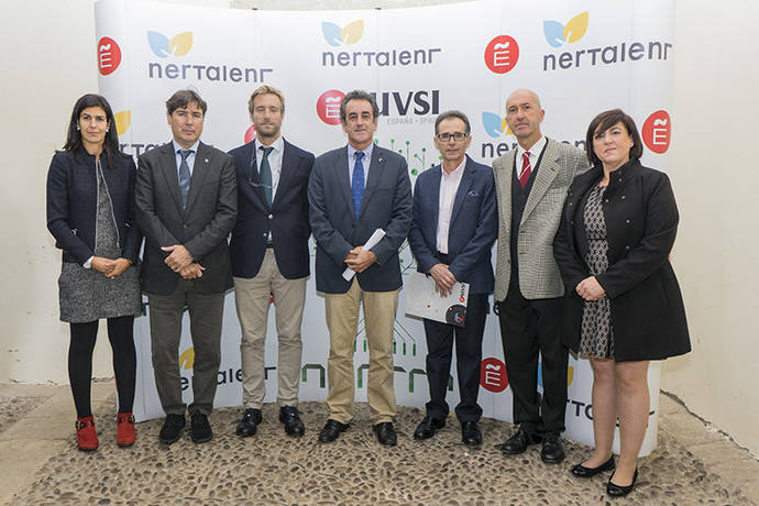 Autoridades, miembros de Auvsi y colaboradores del proyecto, durante la presentación de Nertra.