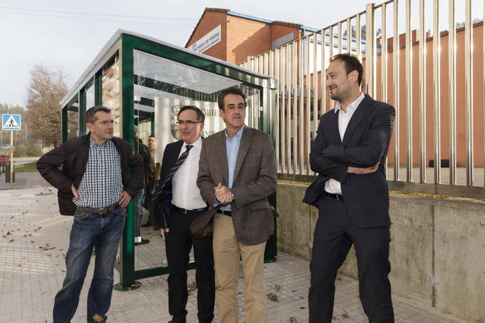 Nueva marquesina de autobús en Torrelavega