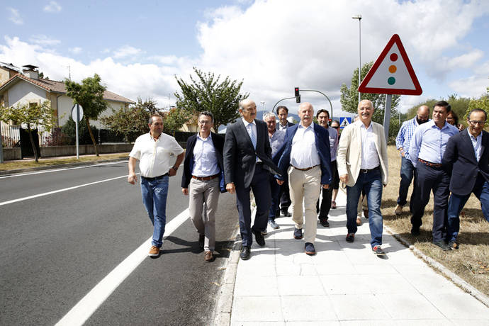 Cantabria termina las obras de mejora de la carretera Nestares-Villar