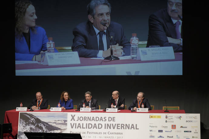 Participación de Miguel Ángel Revilla en las X Jornadas de Vialidad Invernal.