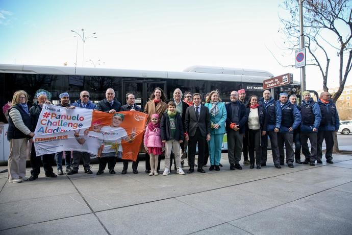 EMT Madrid vinila un autobús para visibilizar la acción 'Pañuelo Challenge'