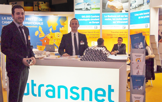 Stand de Wtransnet en una feria.