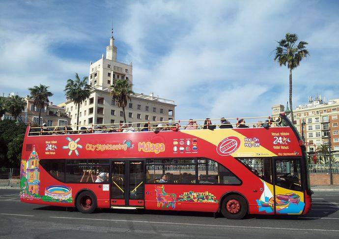 City Sightseeing pone en marcha en Málaga el Bus de la Ilusión