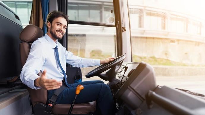 'UE debe eliminar la barrera de edad para los conductores de autobuses'